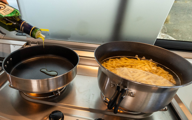 Kokekartsett Dimego 5-delers rustfritt stål med keramikbelegg forfra