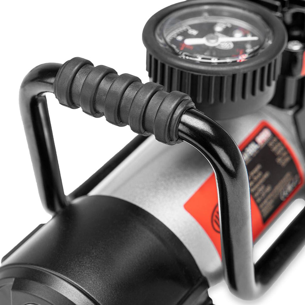 Kompressor 12V 30 lmin 9 bar med manometer og SMD-lampe med tilbehør