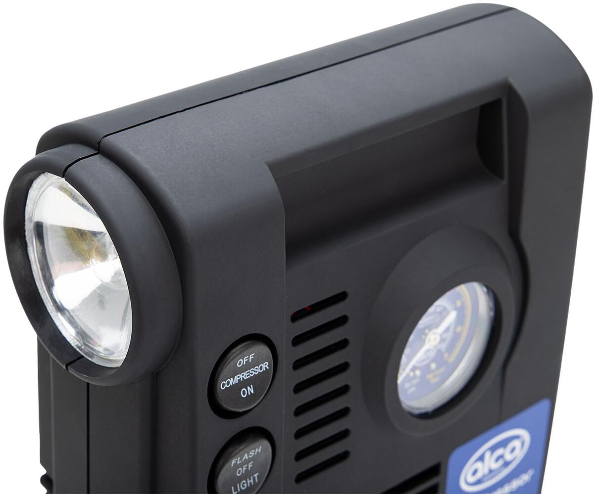 Montert Kompressor AeroPressor 3in1 12V med LED-lys i bil