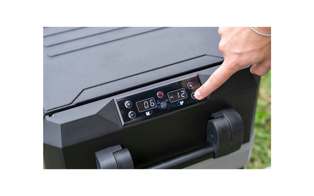 Nærbilde av integrert LED-lys i Kompressor kjøleboks DMC 45 dual/single-sone