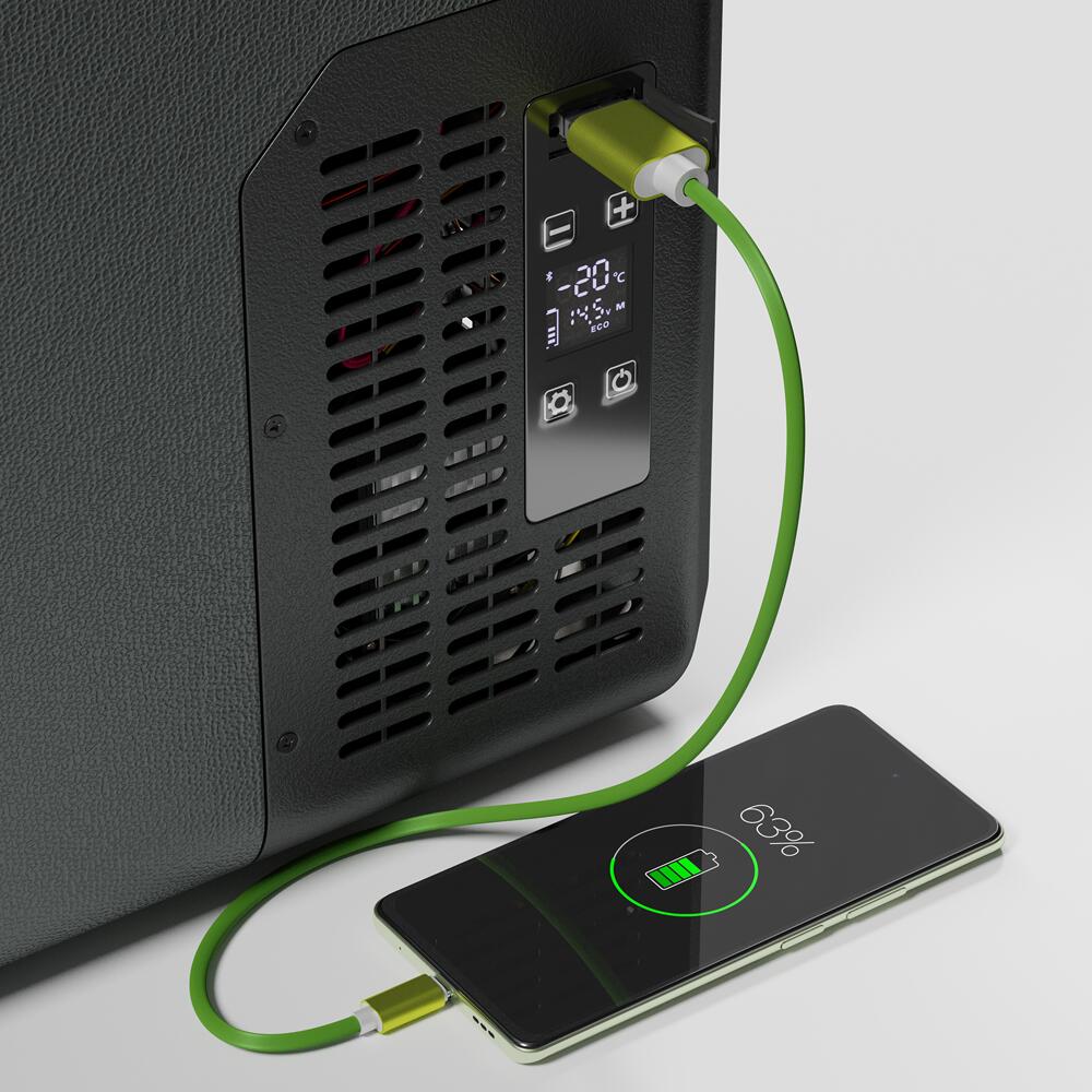 Kompressor-kjøleboks ET 12/24/230V med Bluetooth og solpanel - Yolco i bruk utendørs