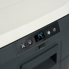 Nærbilde av USB-tilkobling på Kompressor kjøleboks Fred 40 l med frysefunksjon 12/24/230V - Eurom