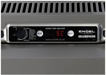 Montert Kompressor-kjøleboks MD45F-CD-P 12V/24V 40L ENGEL i campingbil