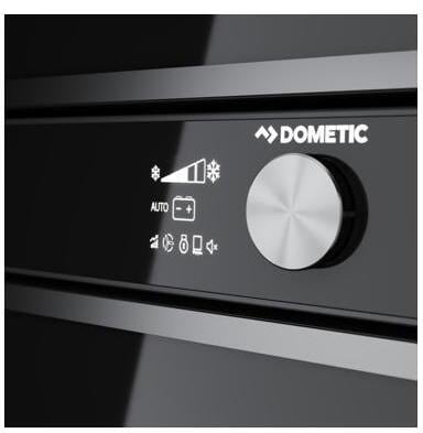 Nærbilde av aluminiumshåndtak på Kompressorkjøleskap med to dører og dobbelthengsler - Dometic