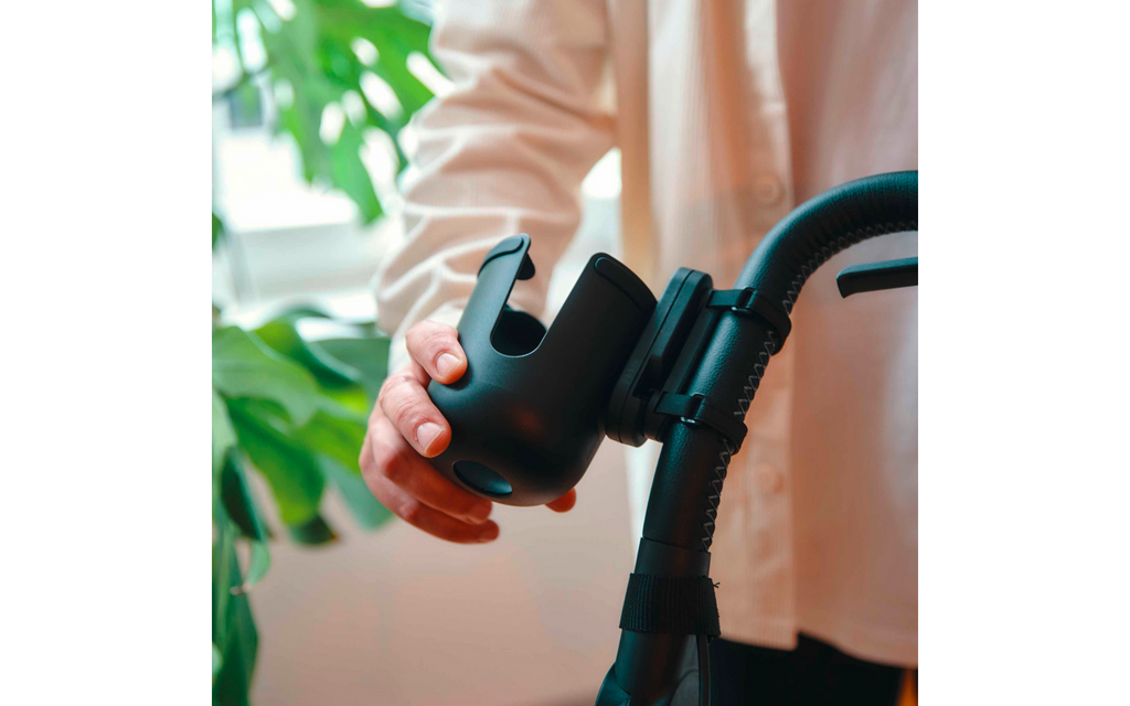Visning av Koppholder Twist cup holder for barnevogn 60-80 mm - Fidlock vinklet