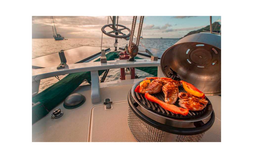 Kullgrill Air Deluxe med grillplate, bordmodell - Cobb montert på bord