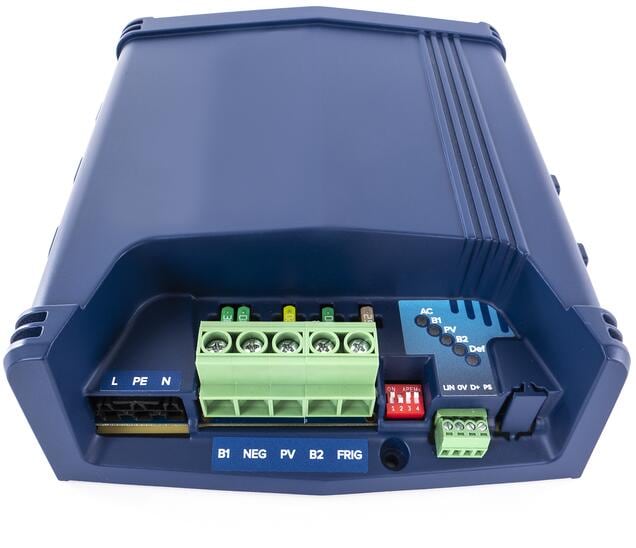 Ladebooster Integral 25A 3-i-1 med lader og MPPT-regulator foran