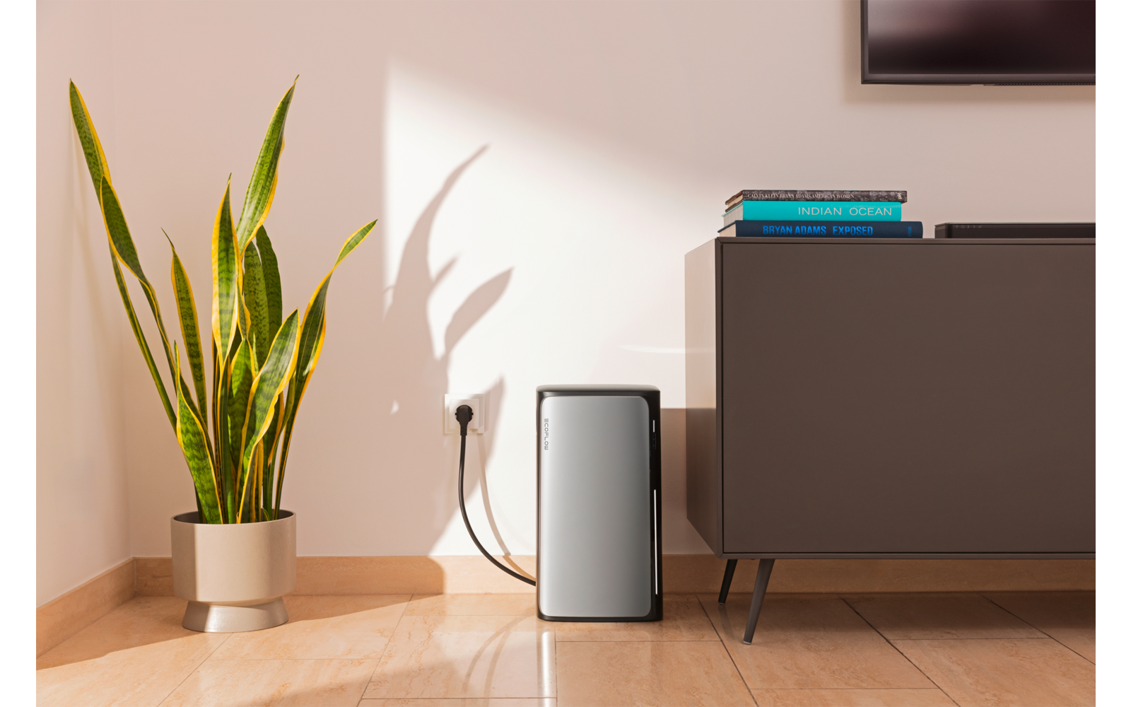 Lagringsbatteri Stream AC LiFePO4 1,92 kWh 800 W montert på vegg