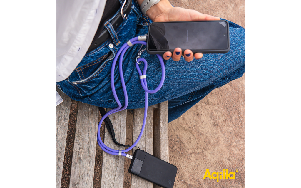 Lanyard Power Cable smarttelefon-bærebånd USB-C 60 W lilla montert på telefon