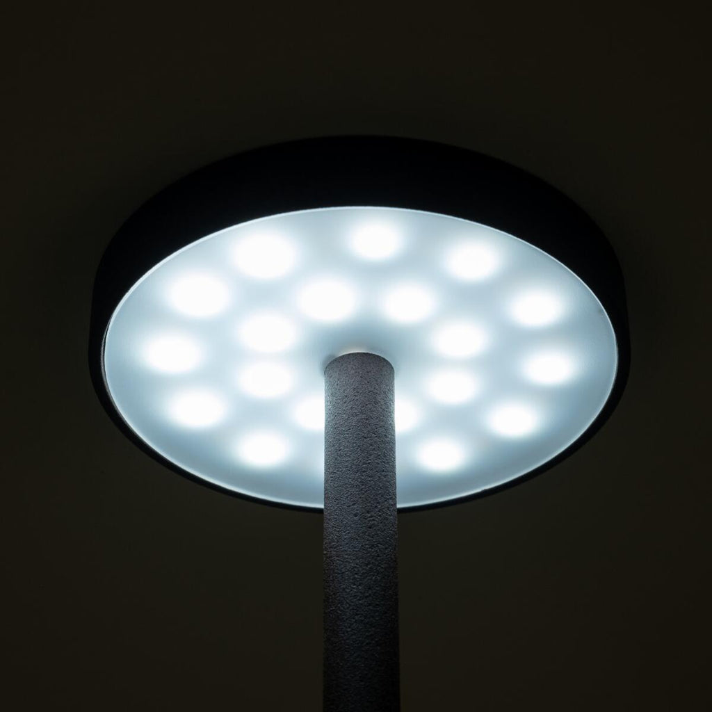 LED-bordlampe Faro oppladbar 200 lm aluminium bakside
