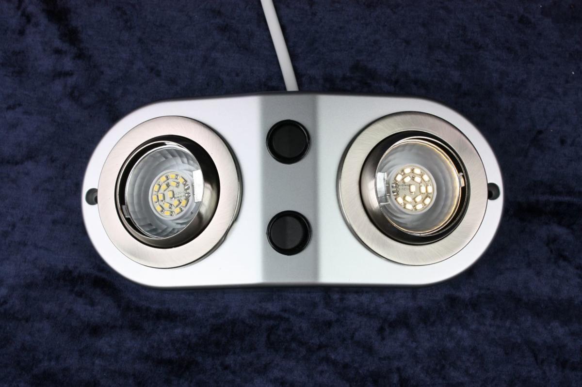 Montert LED dobbel påbyggingsspot 12V 2x1W med separate brytere i campingvogn