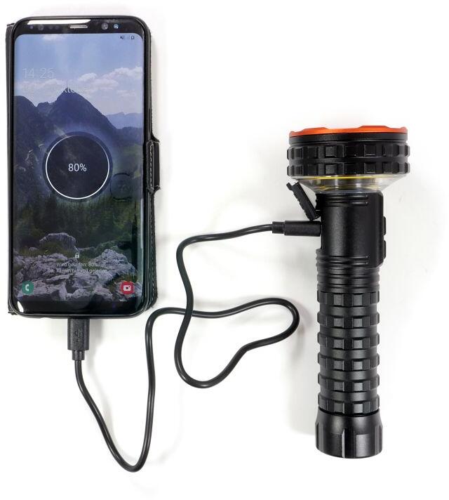 LED-lommelykt 4-i-1 4000 lm med powerbank nærbilde av lyskilde