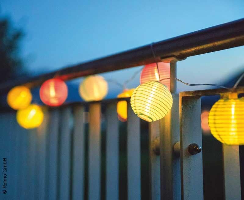 Detaljbilde av LED lyslenke med solcellepanel og batteri 4m 10 lampionger Carbest
