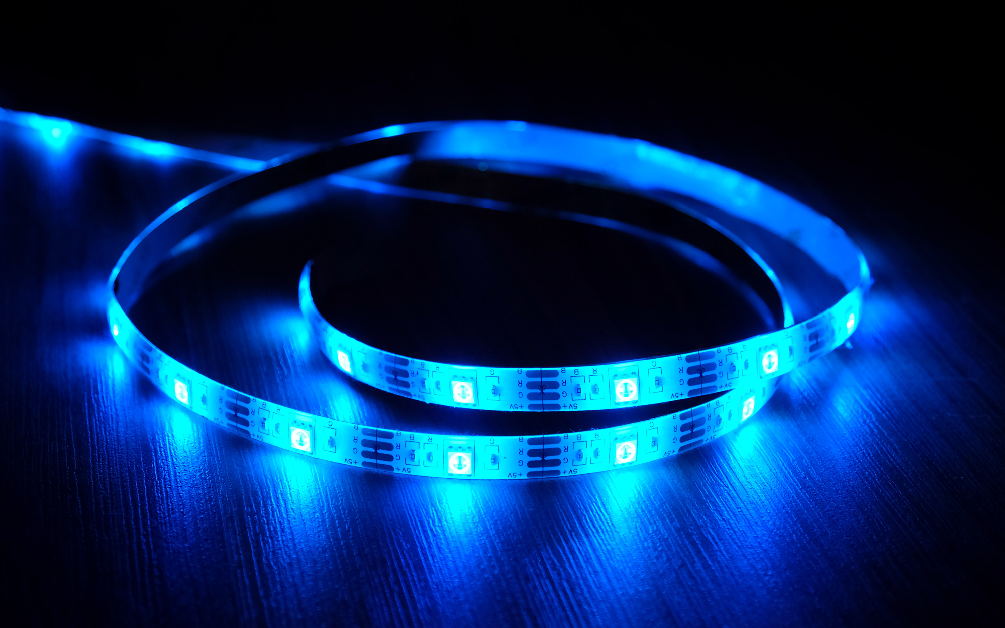 LED lyslist RGB dimmbar 3m med Alexa-styring 15W - MegaLight forfra