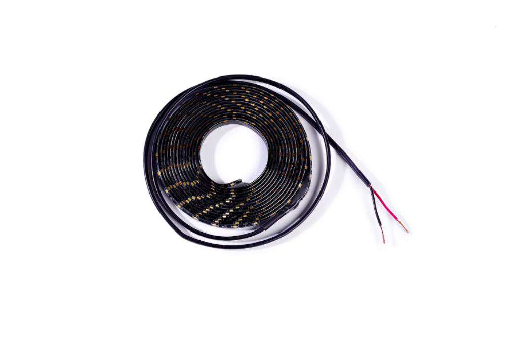 LED-lysstripe Sideways 4,0 m for markise fra Thule installert
