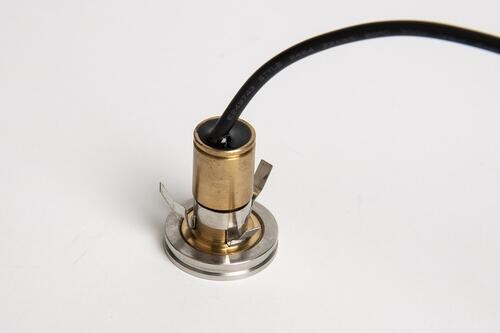 Detalj av LED mini innbyggingsspot 12V/1W Ø28 mm rustfritt stål IP65 - Carbest montert