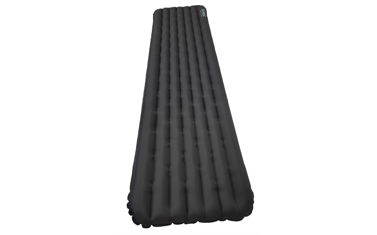 Liggeunderlag Lano Light 195 x 57 cm 700 g R-verdi 5,0 - Tambu lagt ut i telt