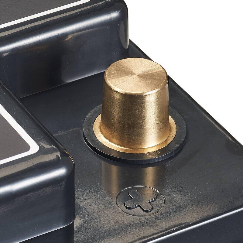 Detalj av Lithiumbatteri LC 150 LT LiFePO4 12V 150 Ah 15,5 kg terminaler