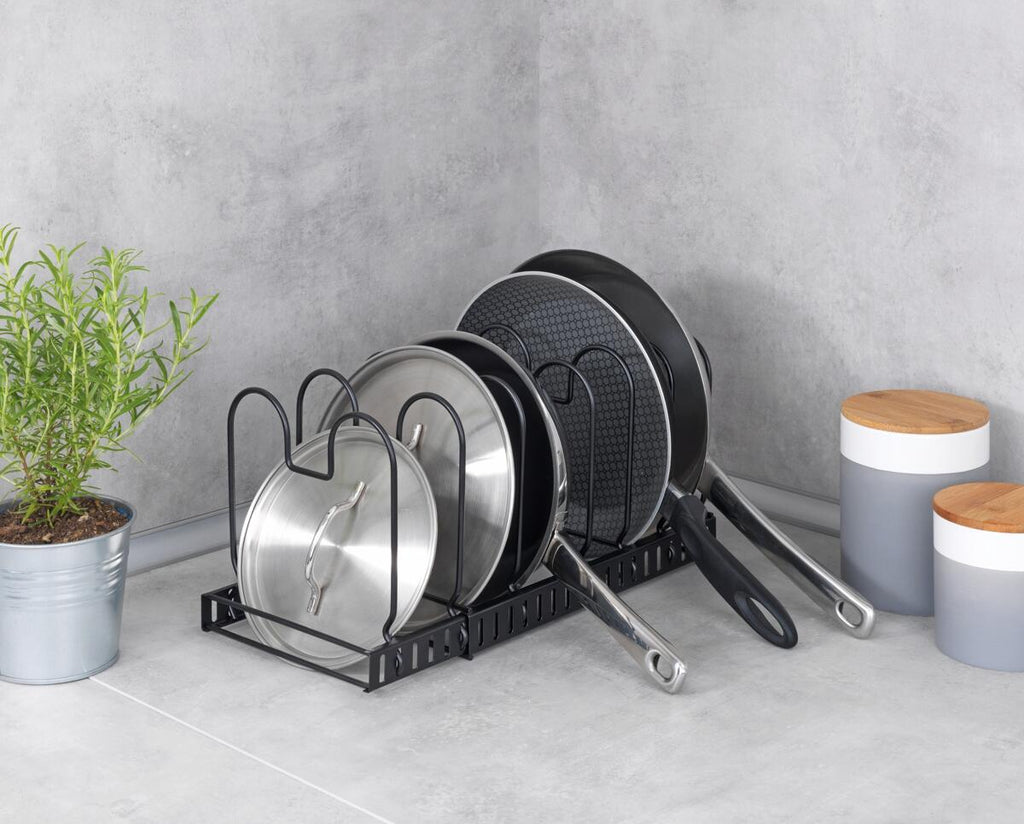 Lokk- og panneholder justerbar 30-57 cm svart - Wenko sett fra siden