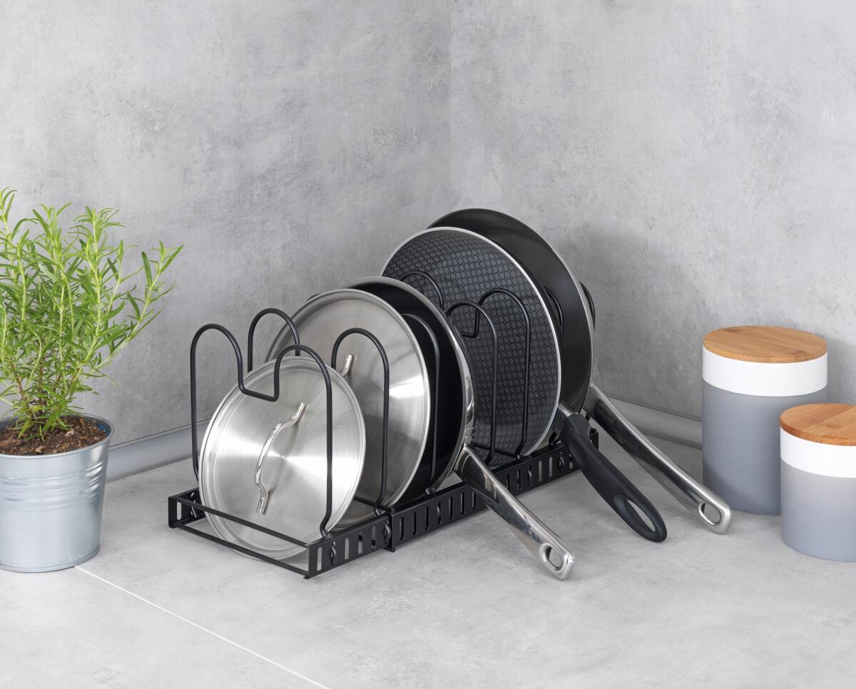 Lokk- og panneholder justerbar 30-57 cm svart - Wenko sett fra siden