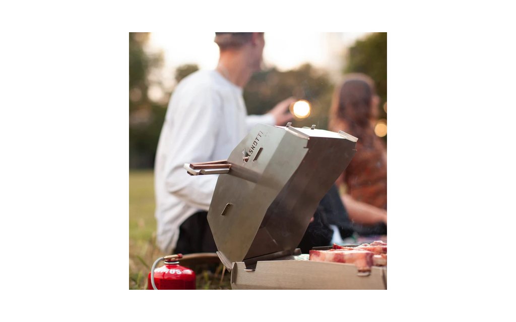 Detalj av lokk for Skotti grill med vindskjerm og pizzaovnfunksjon