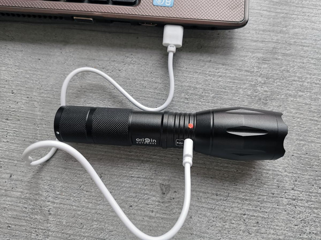 Detalj av Lommelykt Focus LED 500 lm trinnløs fokus USB