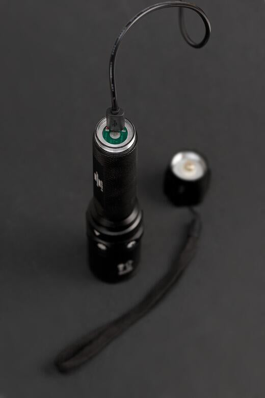 Montert Lommelykt LuxPremium Tala CREE-LED 430 lm USB i bruk