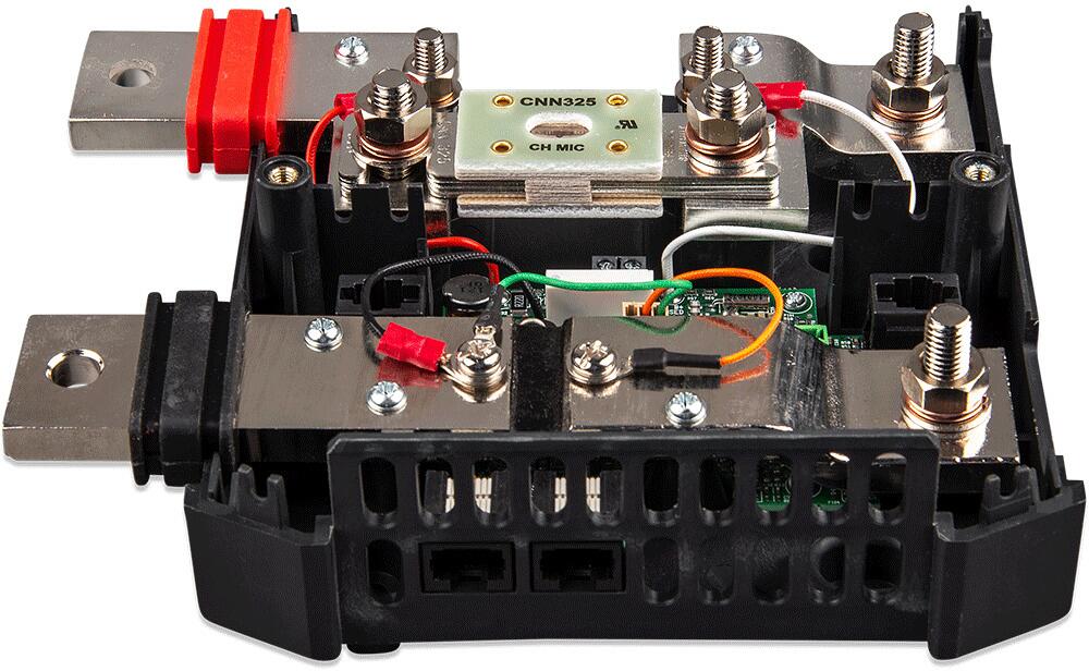 Lynx Shunt VE.Can samleskinne med batterimonitor 1000A montert detalj
