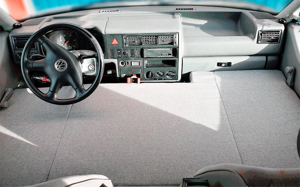 Madrass for førerhytte VW T4 / T5 / T6 149 x 64 cm fra KFoam montert i førerhytta