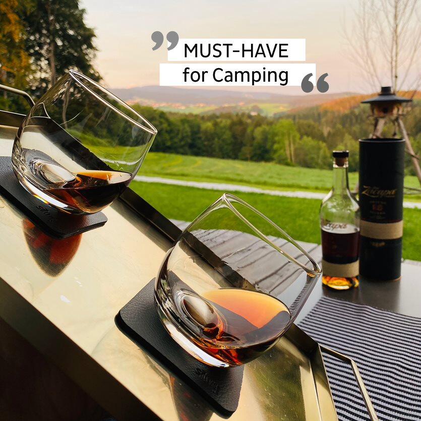 Magnet whiskyglass i krystallglass 250 ml 2-delers sett på campingbord