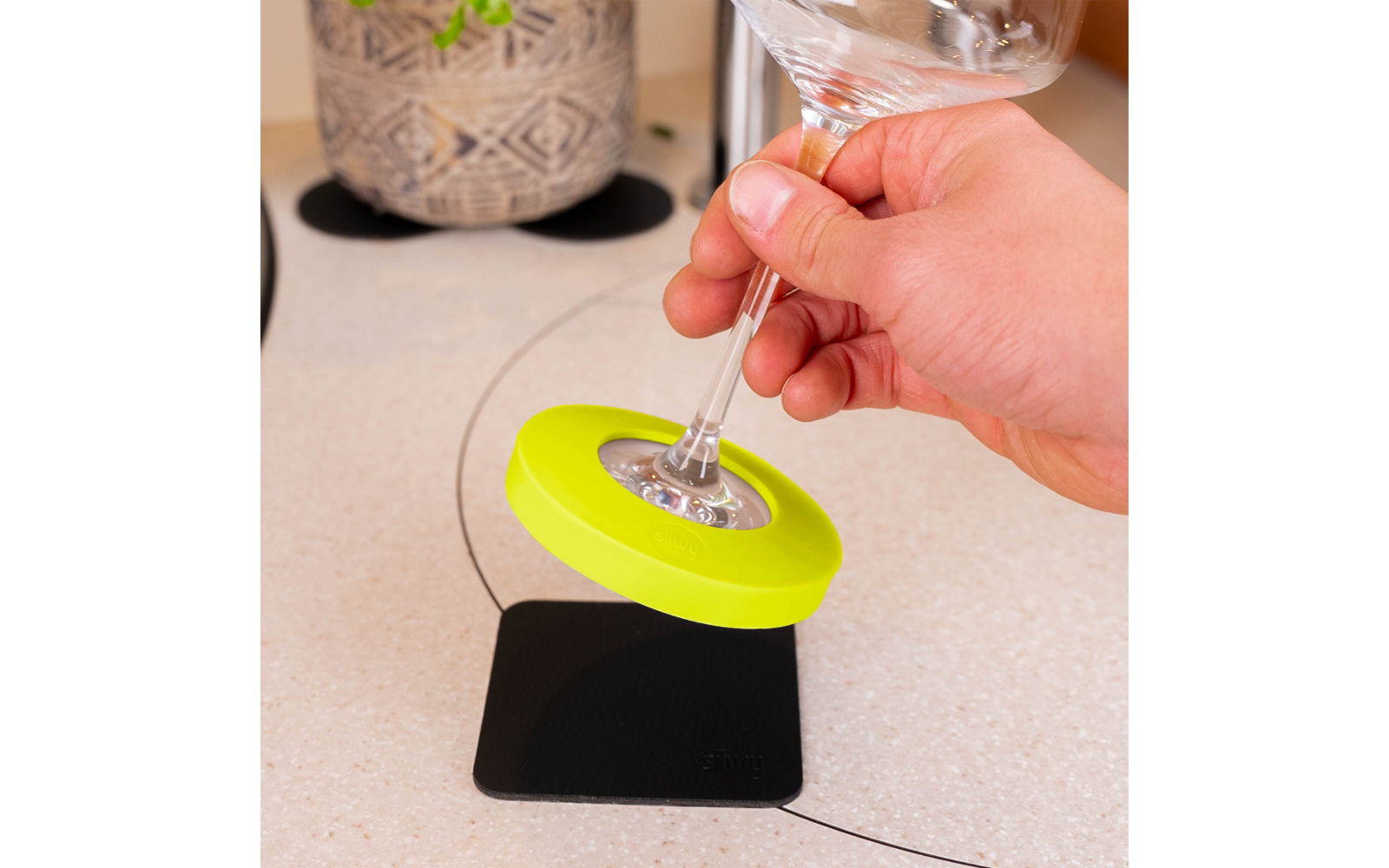 Sideprofil av Magnetadapter-sett for stilkglass med nano-gel-pads