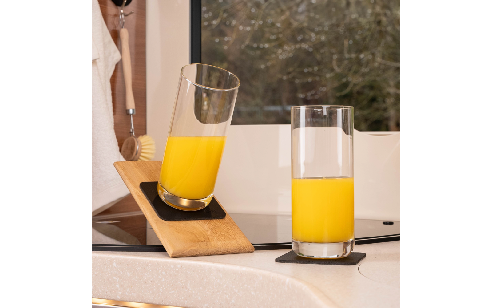 Montert Magnetglass longdrink slim Tritan i campingmiljø