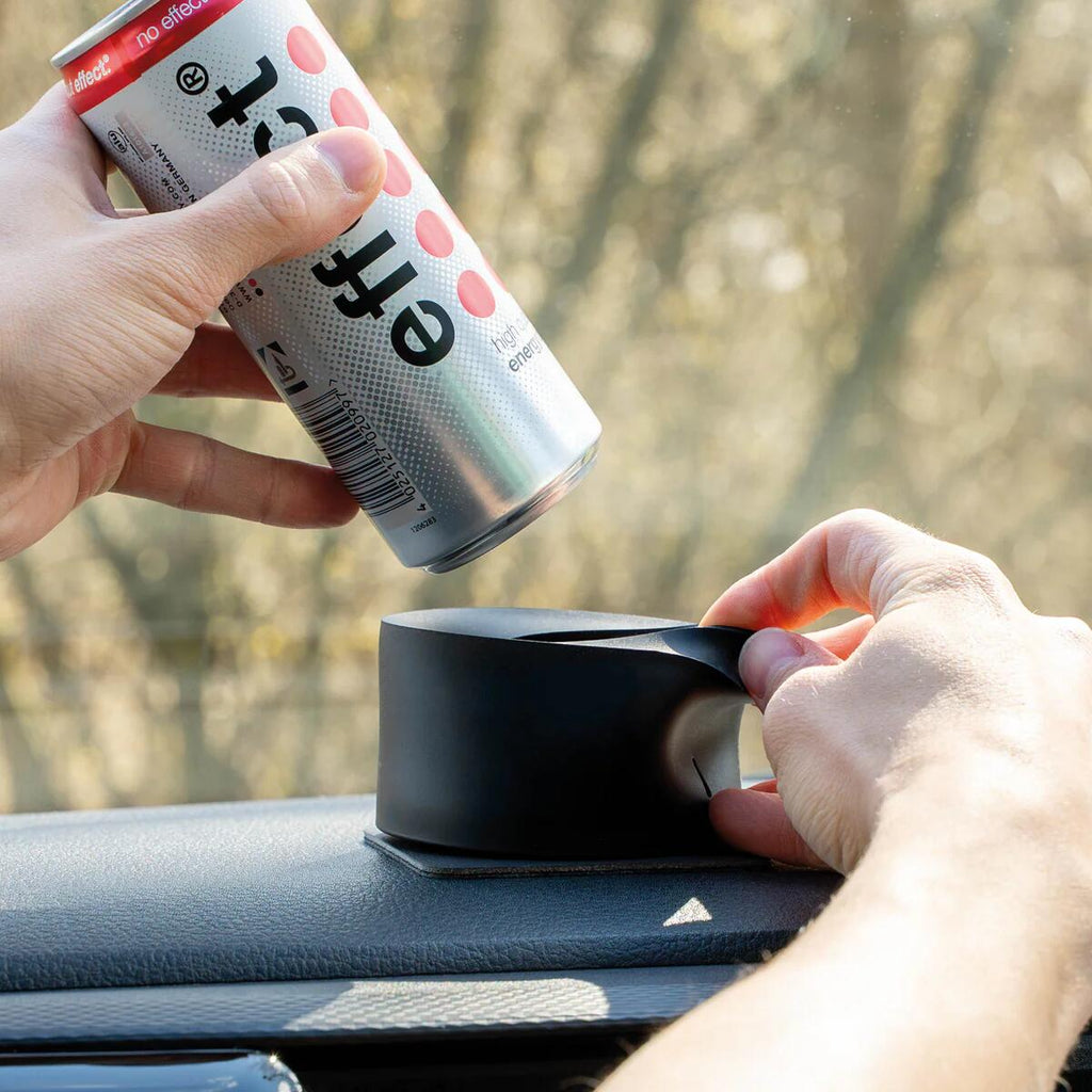 Detalj av silikonmaterialet på Magnetisk boks- og flaskeholder med pad, silikon, svart