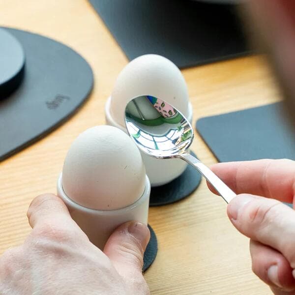 Detalj av magnetisk eggeglass i porselen 2er sett med nanogelputer
