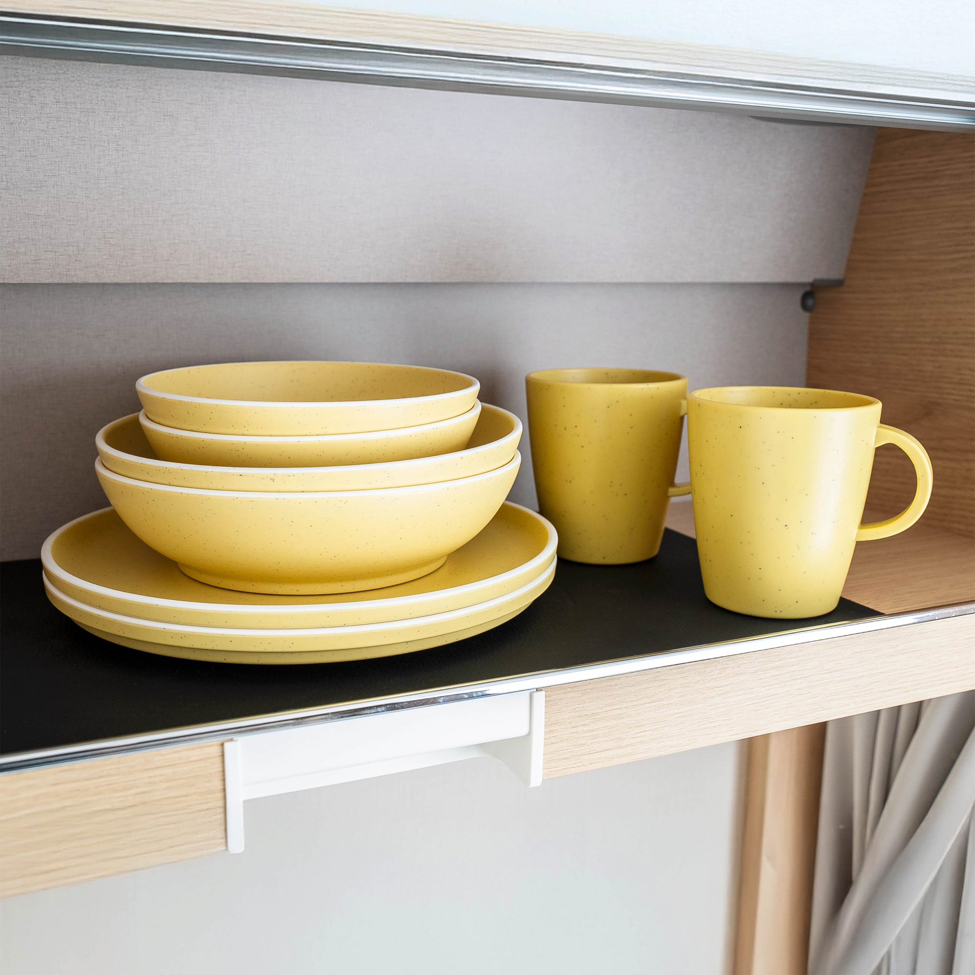 Magnetisk servicesett Dolomit 11 deler for 2 personer gul forfra