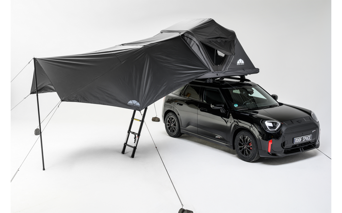 Markise Light Awning 3 x 3,5 m til taktelt Roof Space 2 - RoofSpace i svart med teleskopstenger, sett fra siden