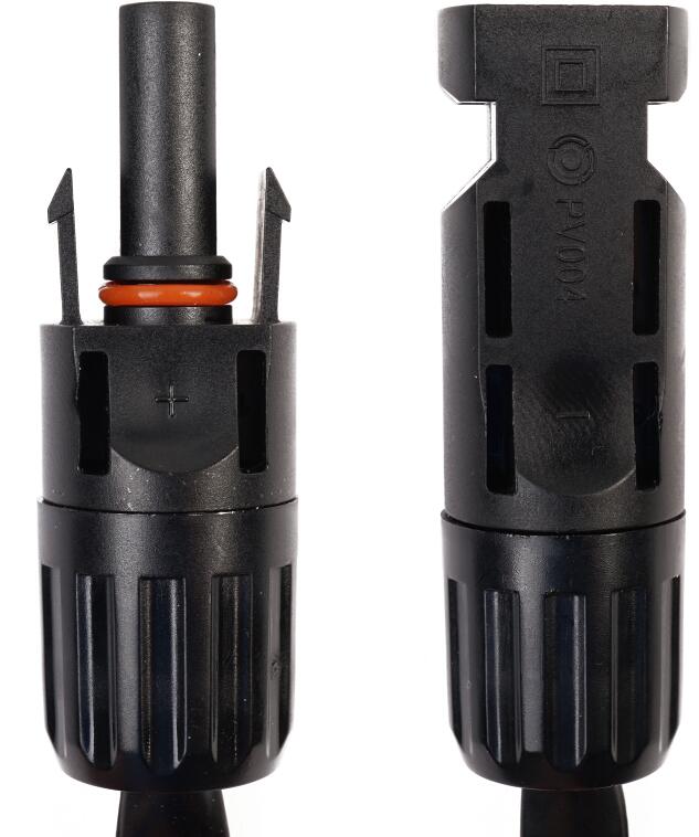 MC4 til MC4 flatbåndkabel 50 cm for solcellepaneler - WATTSTUNDE nærbilde av kontakt
