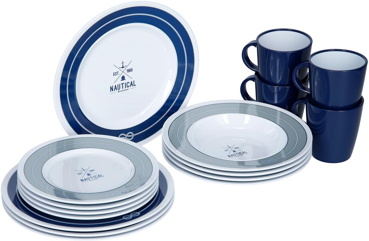Melamin servicesett Nautical med sklisikre tallerkener montert på campingbord