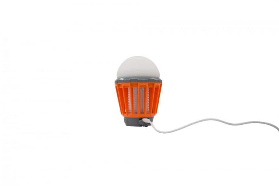 Detalj av opphengskrok på Midge 180 insektlampe med UV-lys