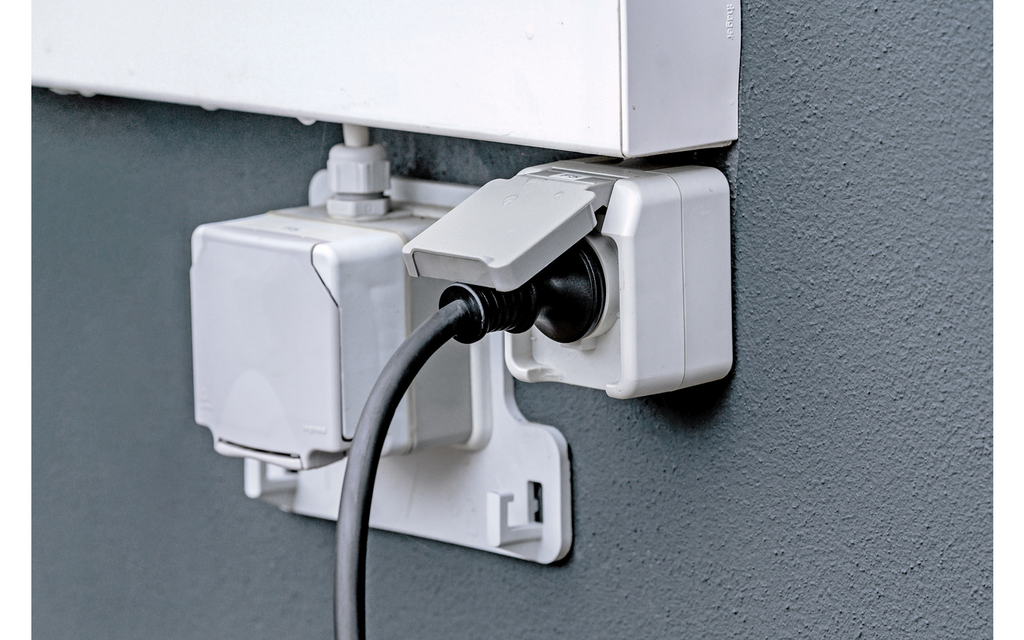 Montert Mobil wallbox Typ 2 med display 2,3 kW 8 m kabel - Brennenstuhl i bruk