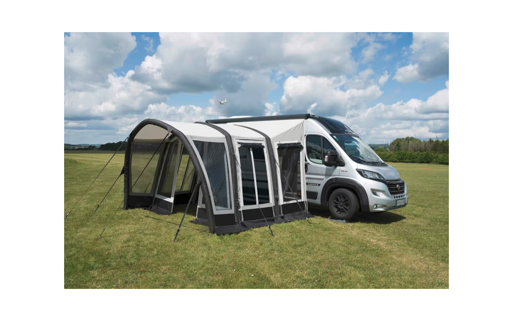 Modulsluse for oppblåsbart fortelt Yanook Air 320x130 cm montert på campingplass