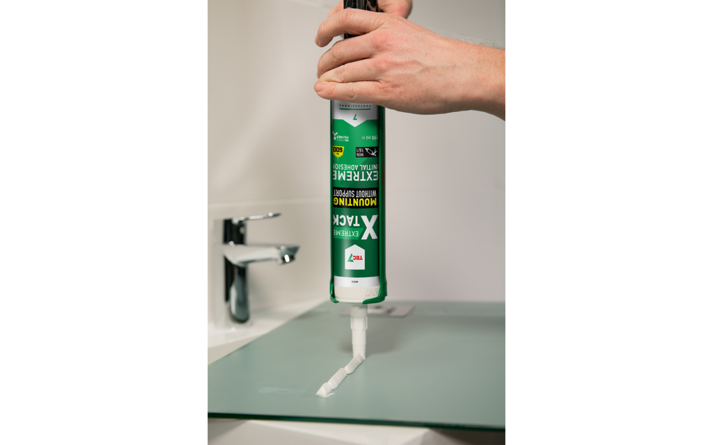 Monteringslim X-Tack 290 ml svart montert på flate