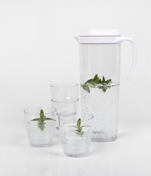 Mugge med 4 glass i SAN-plast, 5-delt sett, forfra