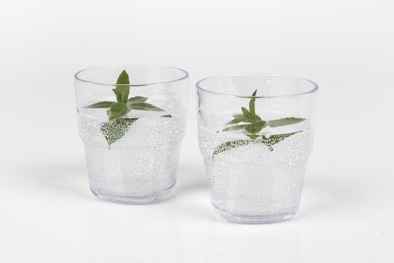 Mugge med 4 glass i SAN-plast, 5-delt sett, detalj av skruelokk