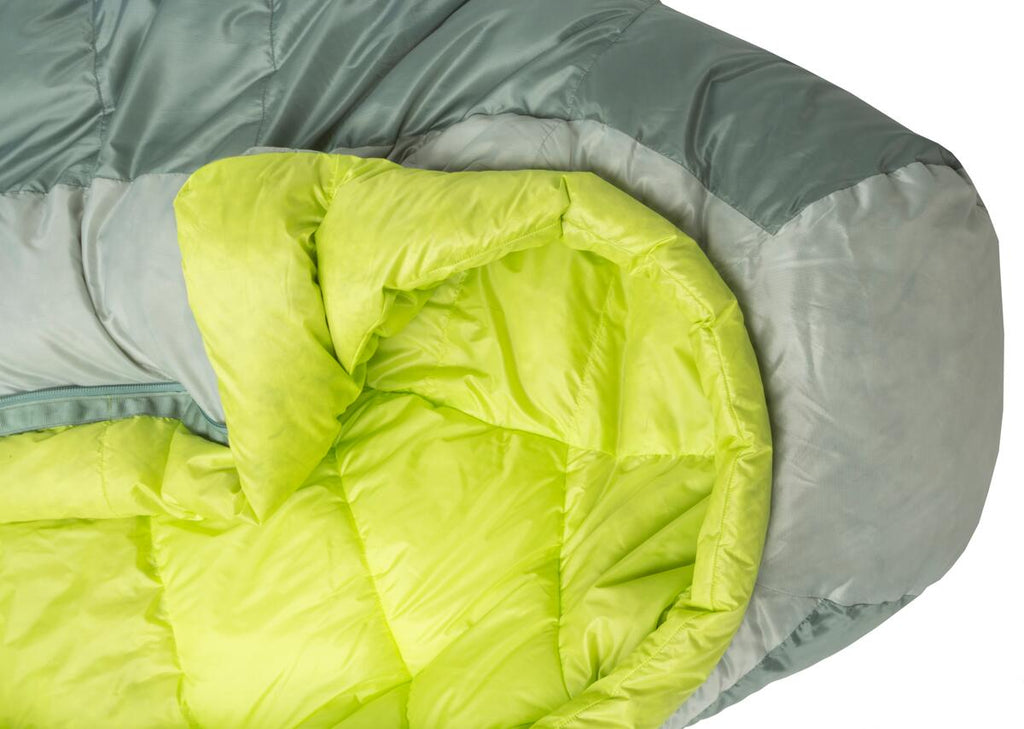 Mumiesovepose Sidewinder 0 for sideliggere montert på campingplass