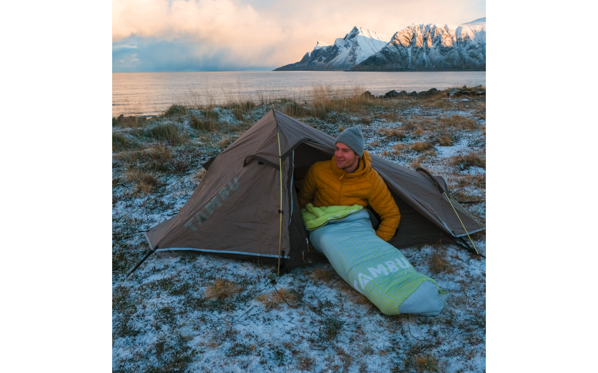 Hette på Mumiesovepose Tongi 750M sommer polyester 205x80 cm 0,75 kg - Tambu i detalj