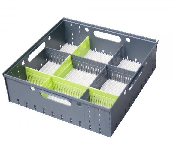 Oppbevaringsboks stabelbar 34x34x12 cm i plast - Purvario forfra