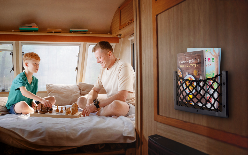 Oppbevaringsnett for bil, campingvogn eller bobil bakside