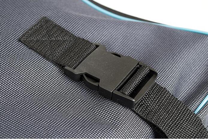 Oppbevaringsveske for campingstoler 118x65x18 cm grå detalj av glidelås