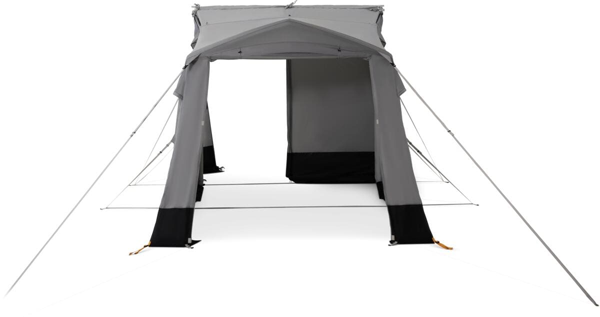 Oppblåsbart driveaway-fortelt Leggera AIR 260 DA svart montert på campingplass